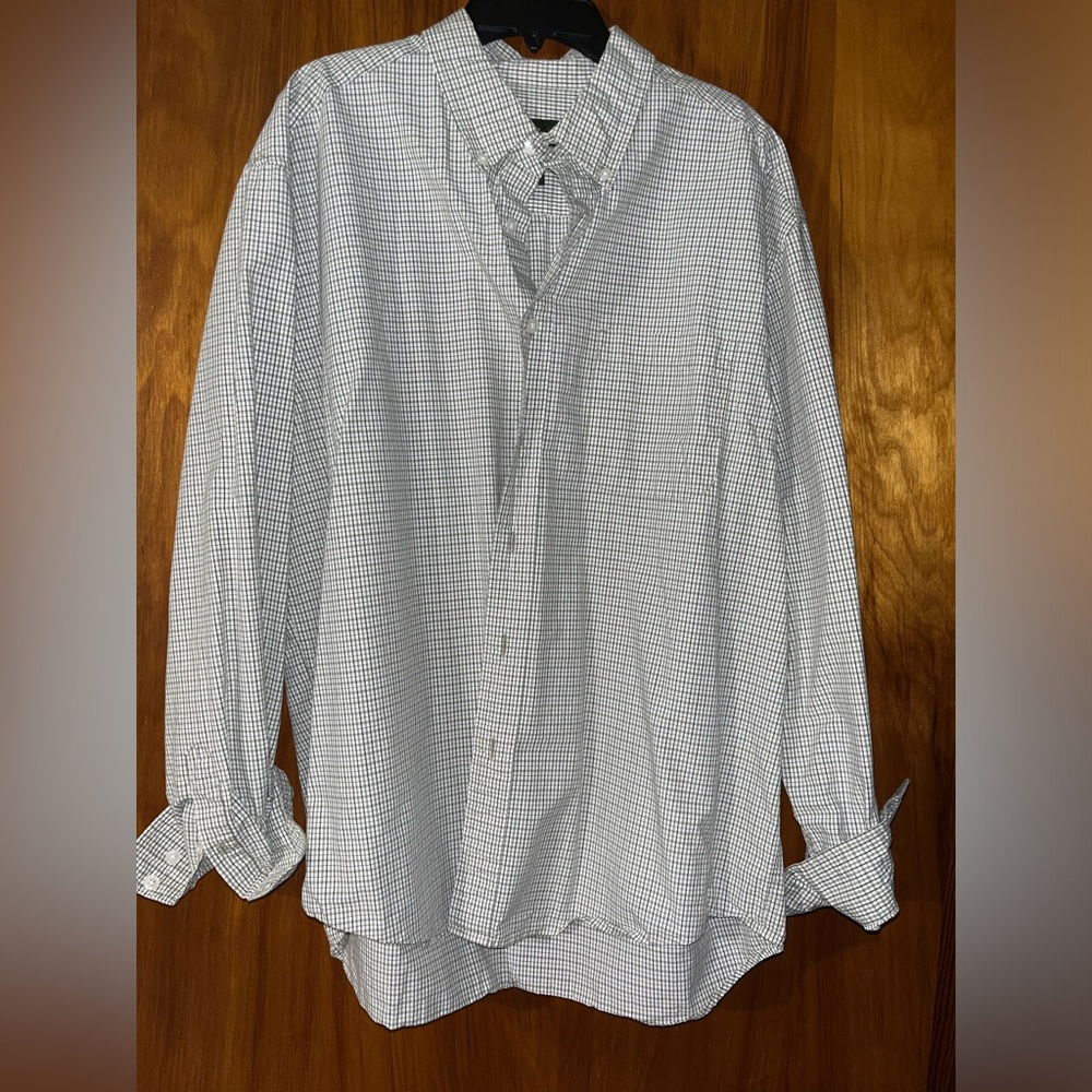 Men’s Eddie Bauer button up long sleeve